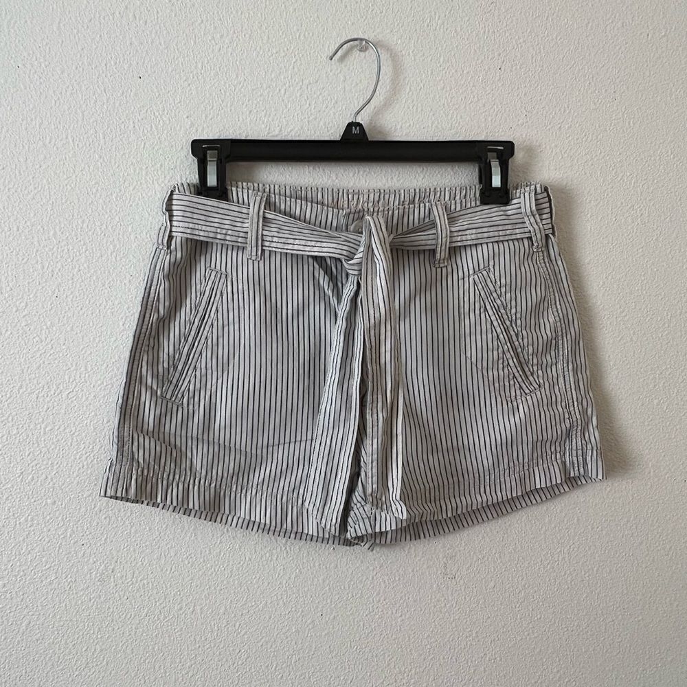American Eagle Womens Shorts High Rise Cream Blue Stripe Belted Pockets size 2